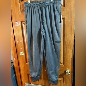 Men’s size large Reebok pants